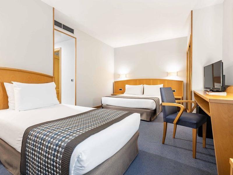 AB0999605CD721E4AD4F8EC25963F49A