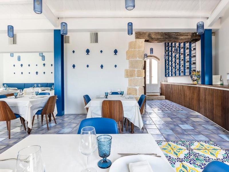 98B46A70E21B17F939F1ABCCDD921C02