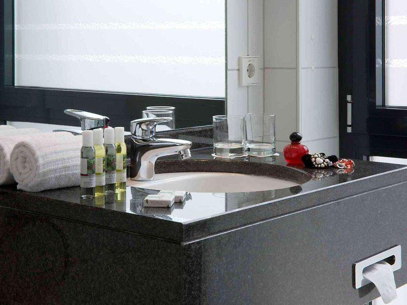 AEE3400D18BC33CCB76A02571537A68C