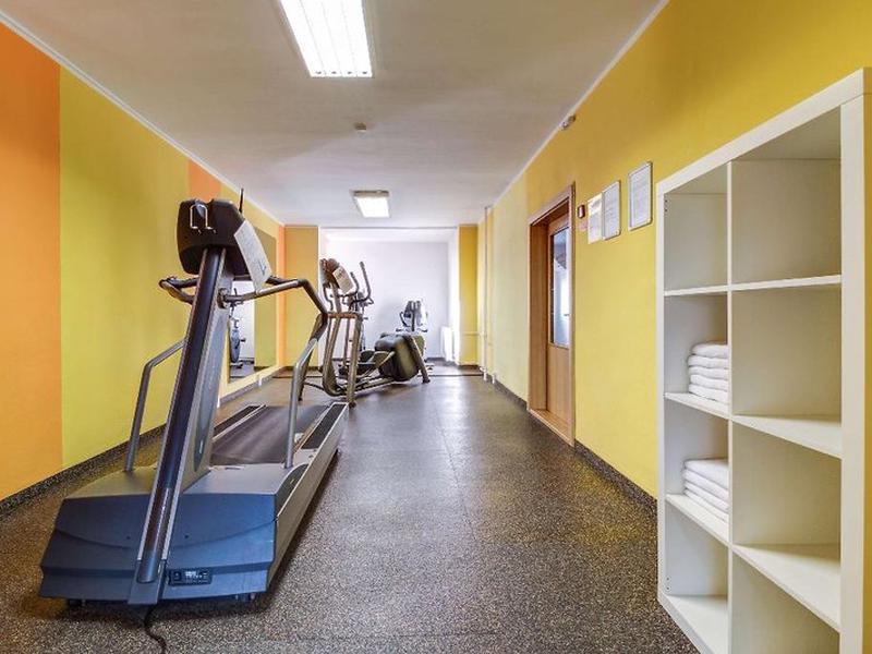 06A9D675EB84A81982F2BA0737F3FB03