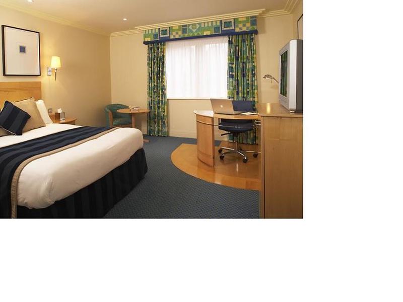 9FEC2E6B22792B44E368FEF6E76F4680