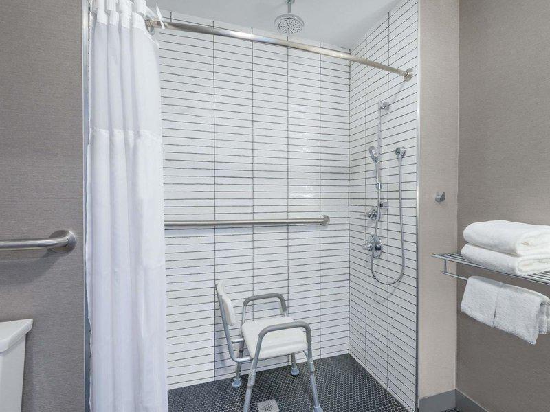 FF09B49A373C6ED259420B4FB231D899