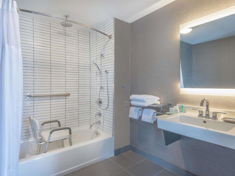 17A68C2D1E43AC8D2BDCA36023FFA360