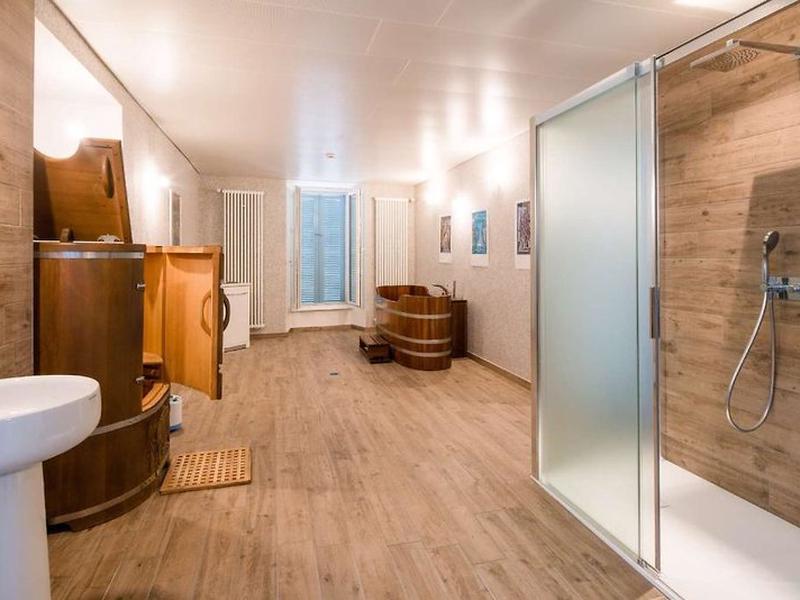 212355B2AE09081CC6805DA97A249911