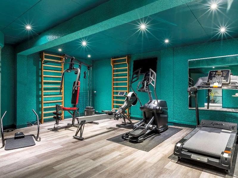 D2509E4A60A456E84C6FFDD6324685B5