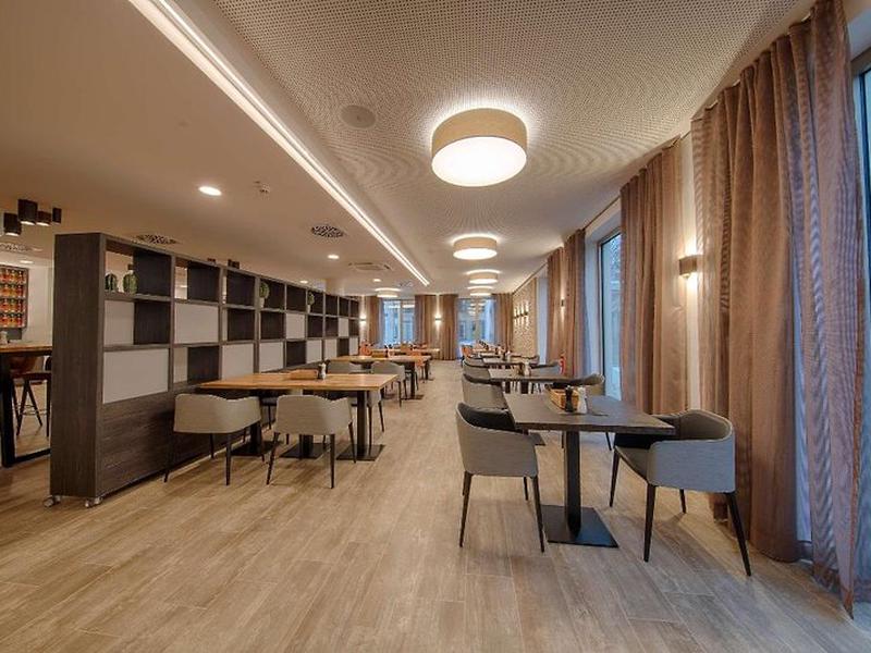 F0D1AC34610AE521E2FAA3EE182635BB