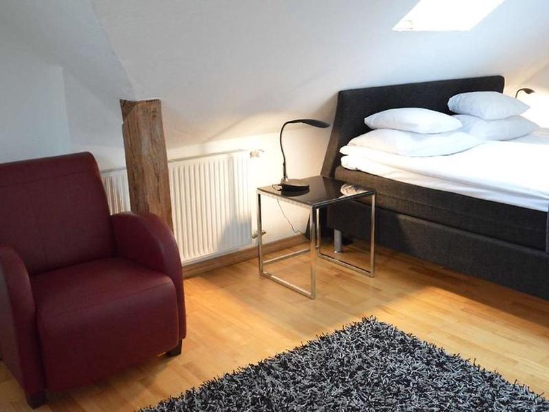 185E781AD914F068F9A9C63409A7009E