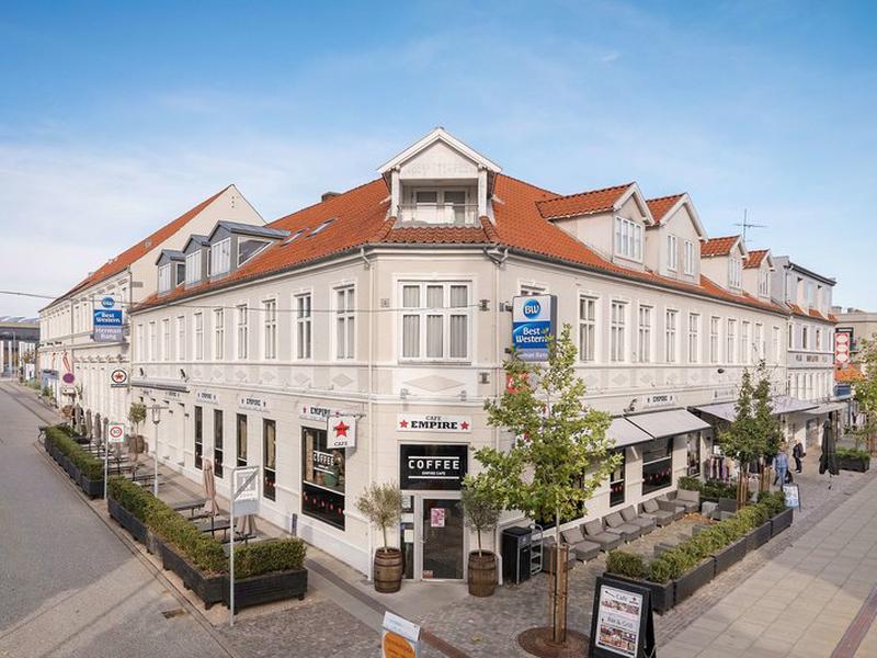 DF0B6063E3354B5D4ADB65819648DBE0