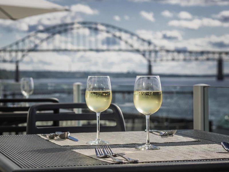 40582481304140E01B46F4A5C388559A