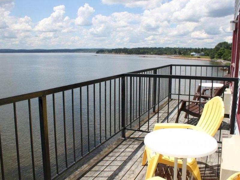 0F755AB064600EA8E8E3D699640F34DF