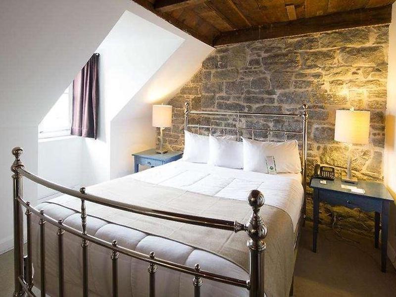 F9D2013BB9B46129B1A1F07A11400053