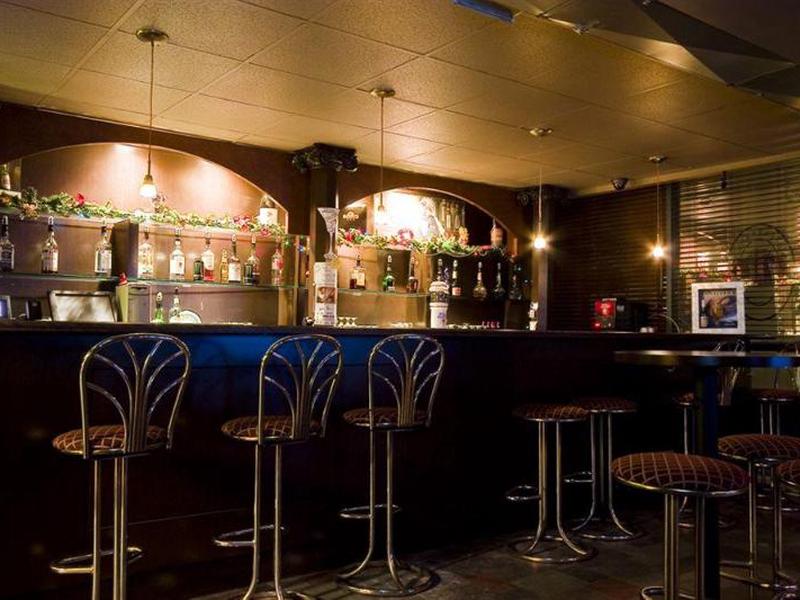 799274B3345BDF85CA56176F1D8F0F94