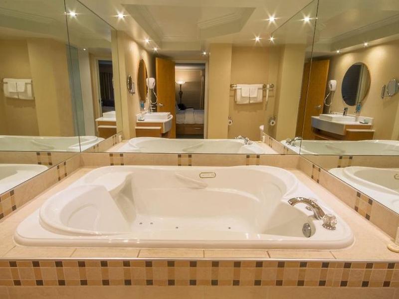 A1078EAAE36539F8BDBCC5C54C7001FA