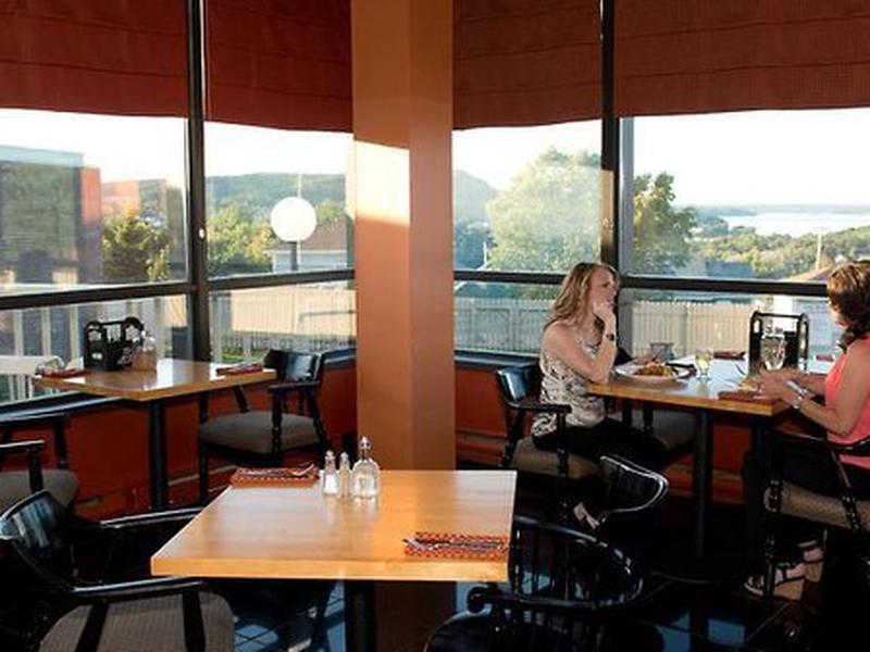 43CA0F121A09AD90A045B7E7C78A2B3C