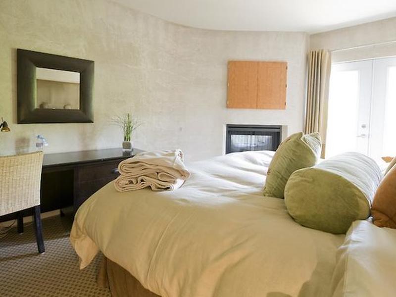 40A16BBD17819C2AB10BC878609844AB