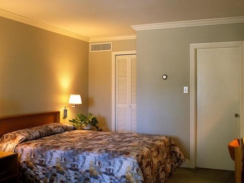 E2C40375FA76A07D34BDA9E447B87B33