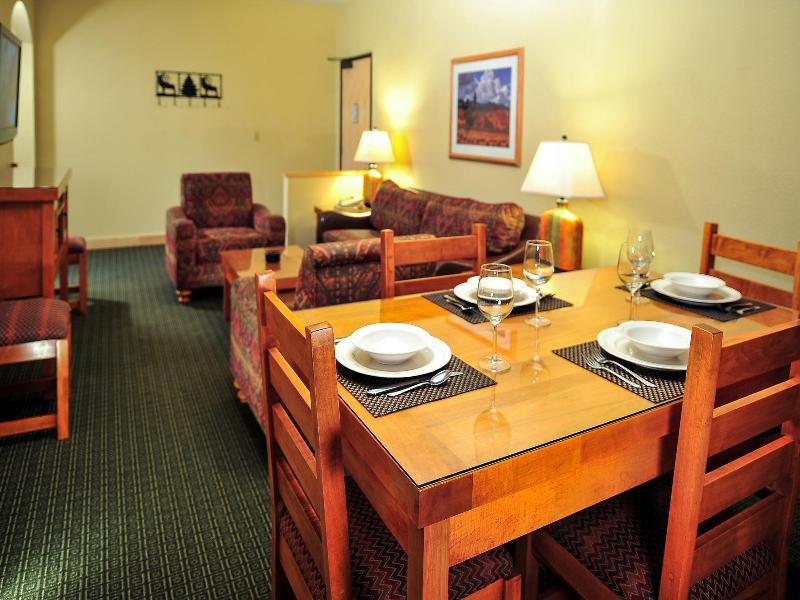 98EA742FA7B38272B78930034EEF67B9