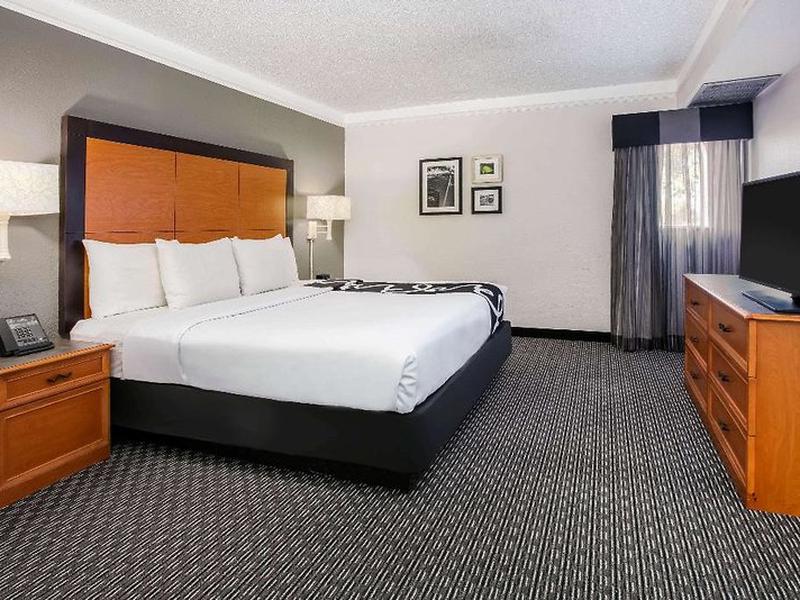 8F27D2AA4C656CCE2A3DBDA1B3D47BBB