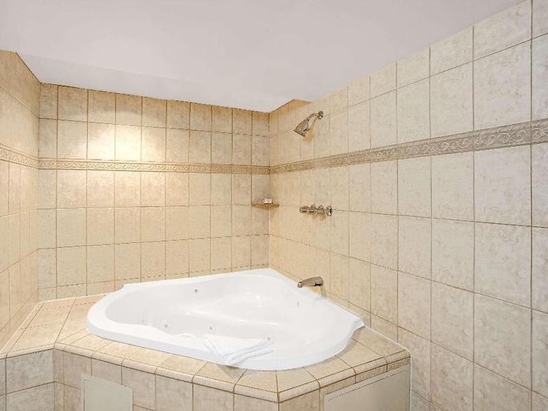 9AE3F663AFA94F37F3BDCEFF2779E4BE