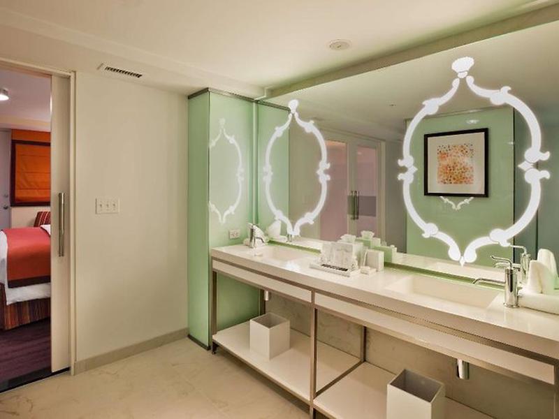 098117AB88D120A3D91547738958FB9B