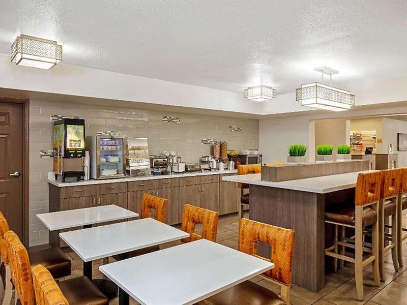 61FCEAA6EB38EF2E384445E0256547C7