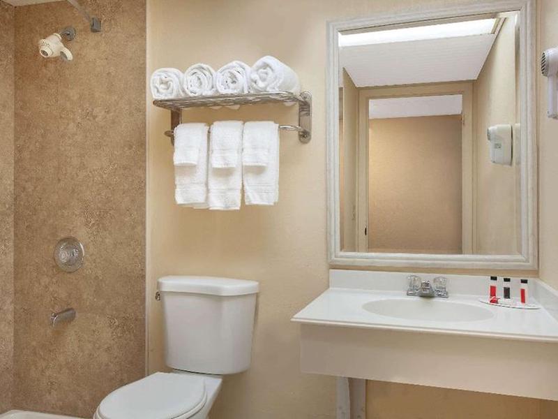 7B76E144FA1299A94B8D42E24C93572B