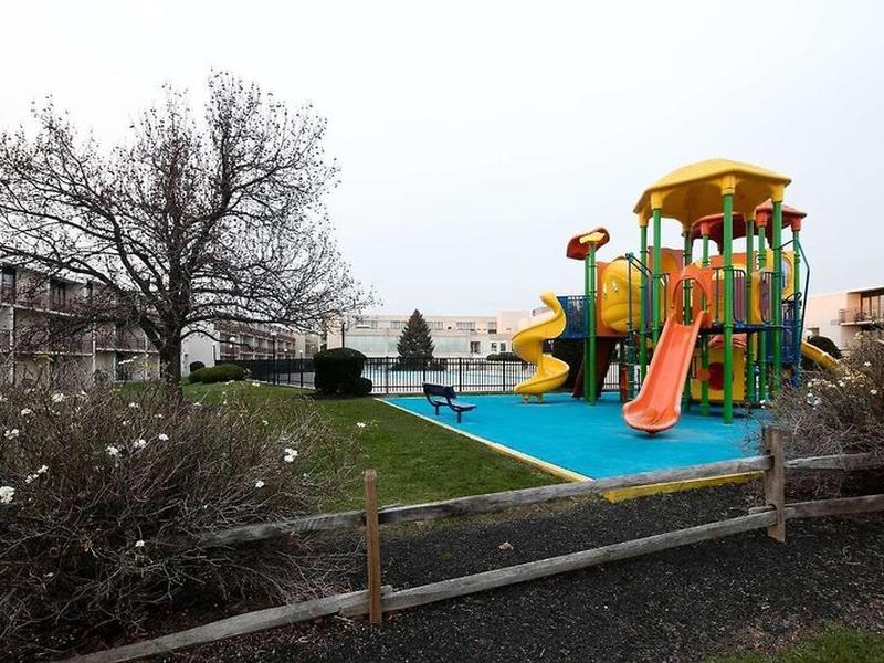 C2E4DB97ECE5833DCF59F18CDA00B38C