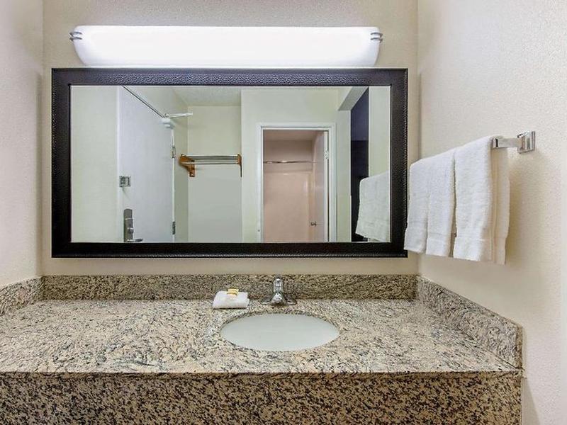 366EE61ABF9D11C8F7CAAB831AD65A7B