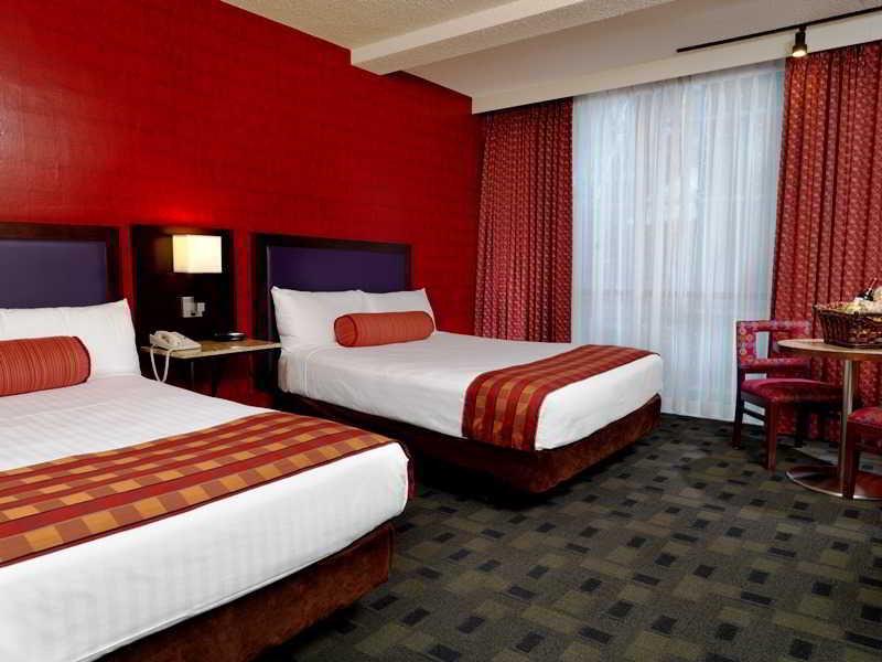 132F82E6D30F4C3594031B4FDF8FAF43