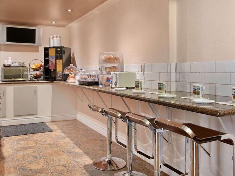 F2FE1BA97DEE444C01C855D5C0ABB5C6