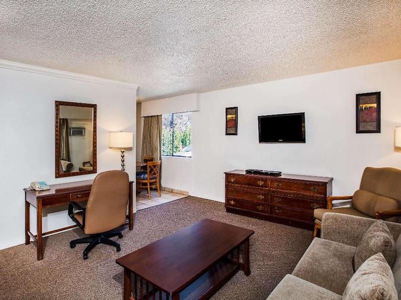 54956FB038F4540CF8EA3A1360947D69