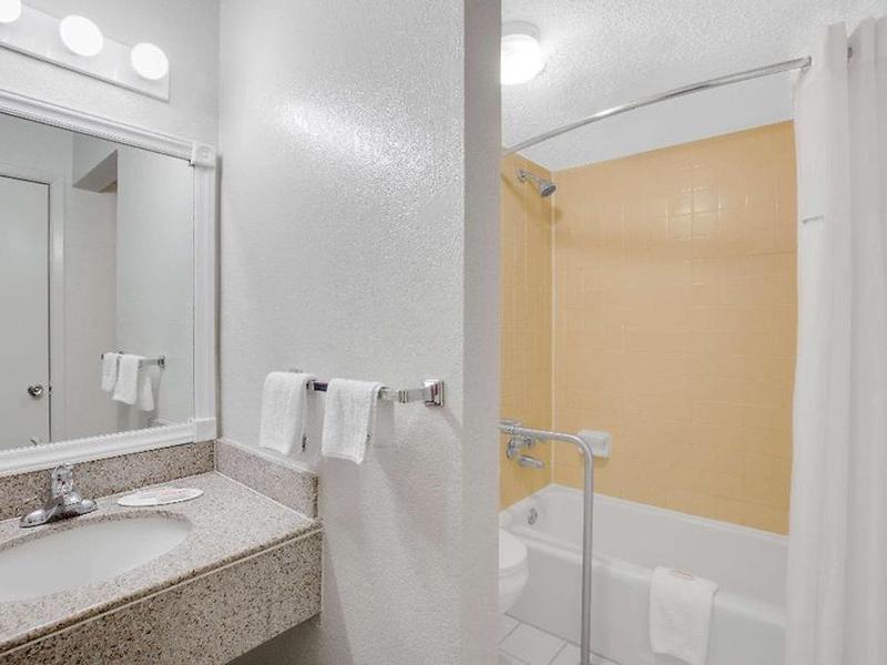 5E9B22FF685569C06687424DBA0D403D