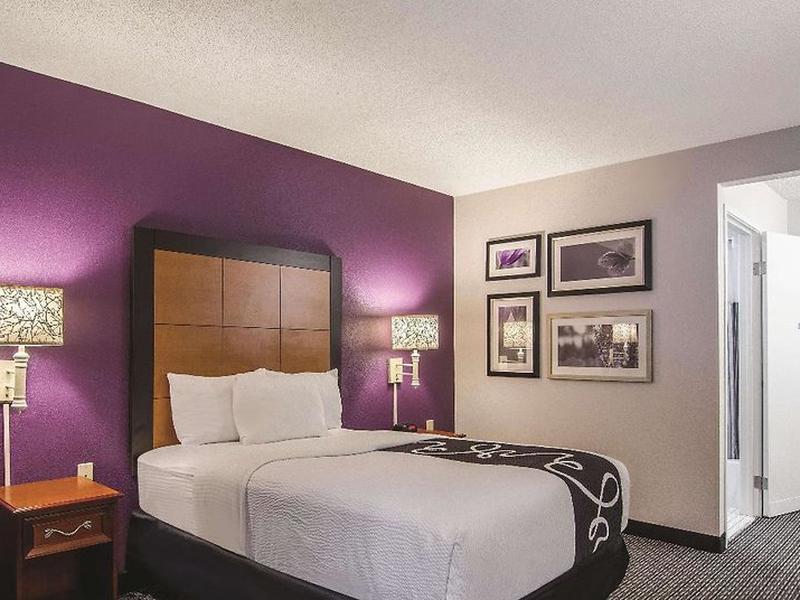 70E8D3E4976FDA55DB9078999642F0CC