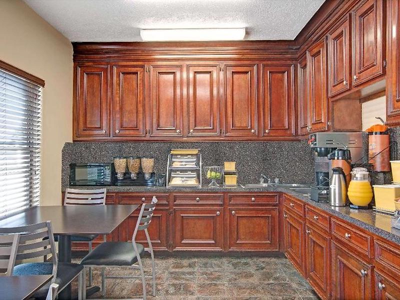 A1F53B7E556F2CA7BB1DD3E3F0246399