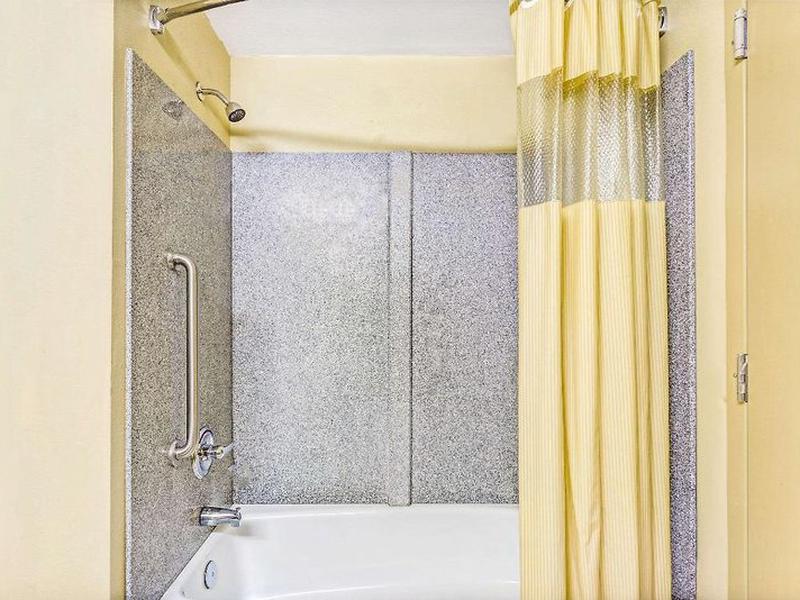 5275AAC77D06FBC906F733985654C496