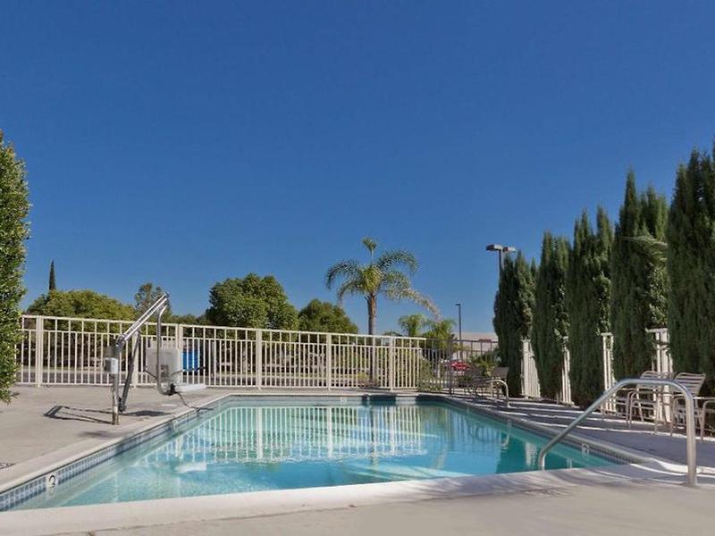 DCDC07CD1B06E966BB1BFD7DF17984AB