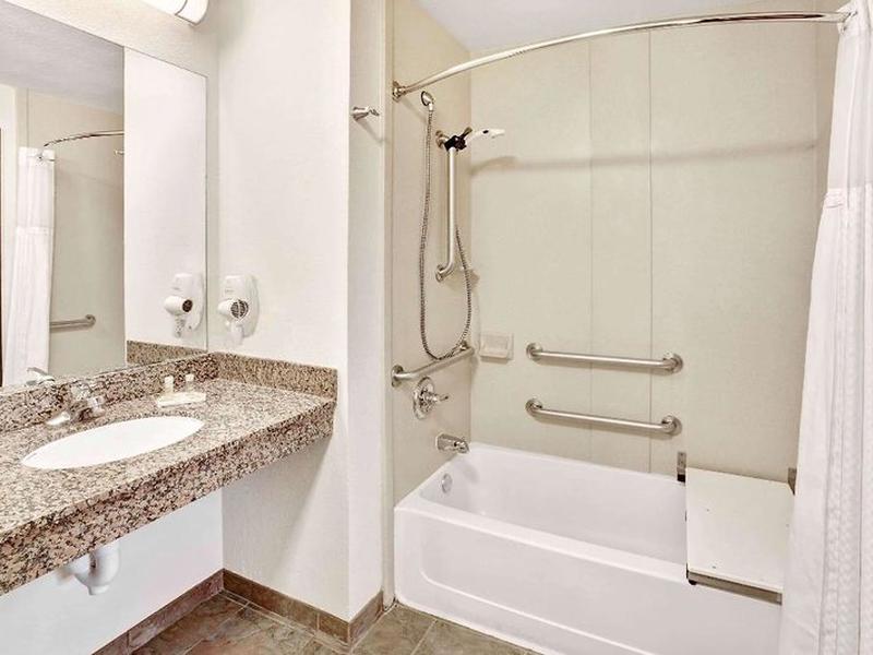 2CF41A95EEE49303D8EEE9BC7428AA15