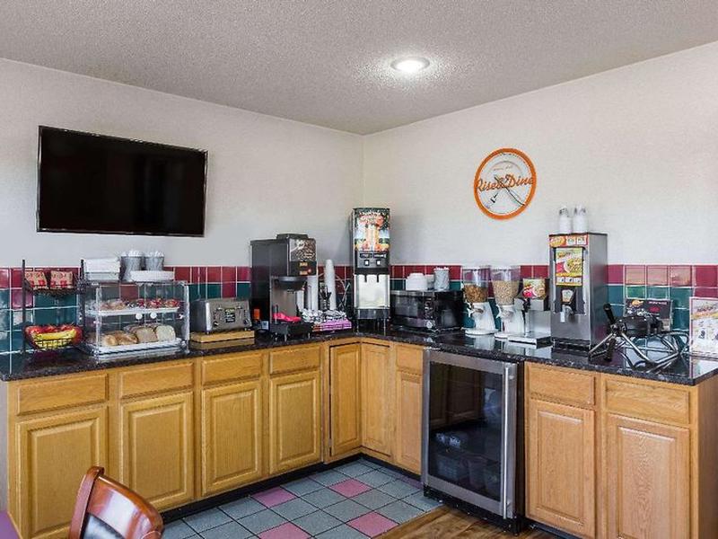 979565B5663E8568D1B21560D74C0844