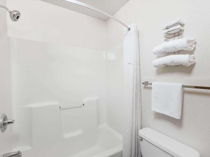 CE62F680F9A80F98303EC5AB3E66BB37