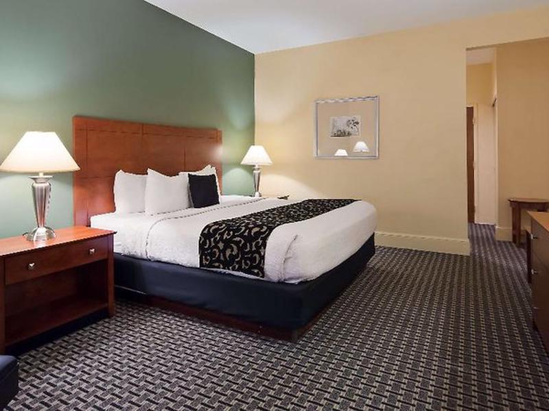 69C9F26D6B28E8CF64049A7E95912D6C