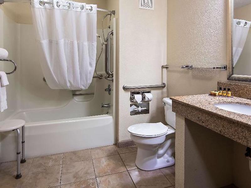 E38938D598BB6627403ABB9969DE801A