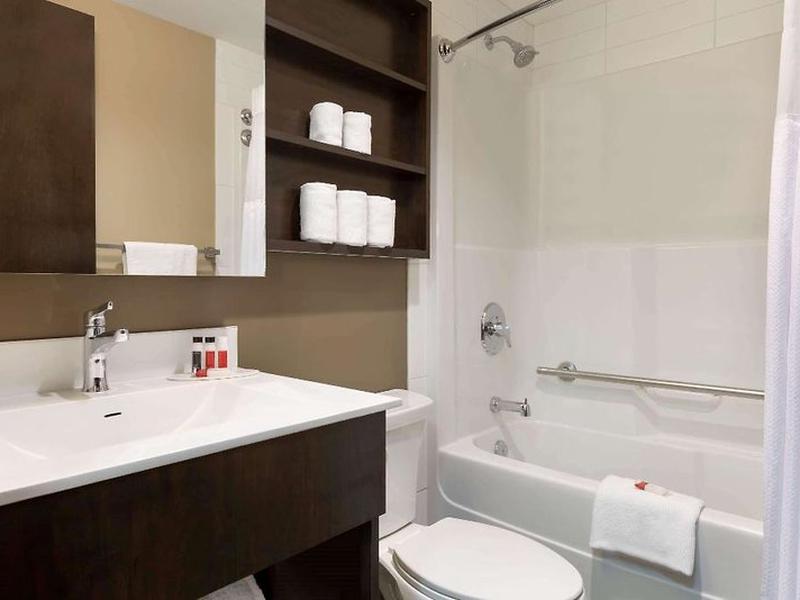 B46E3E1EFAEFA8472CCE1CA9CD1701EB