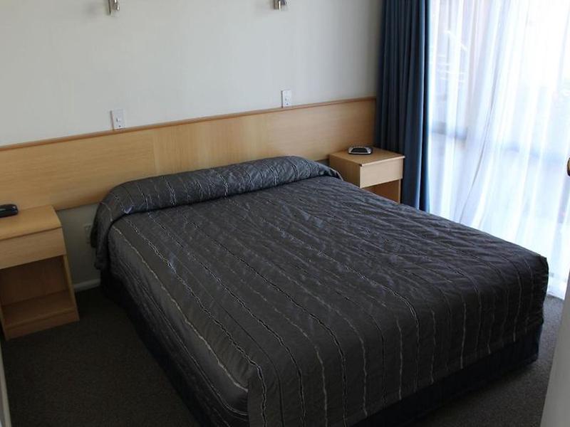 AEF832706A16883BB9B1AA4AB2C9D8C0