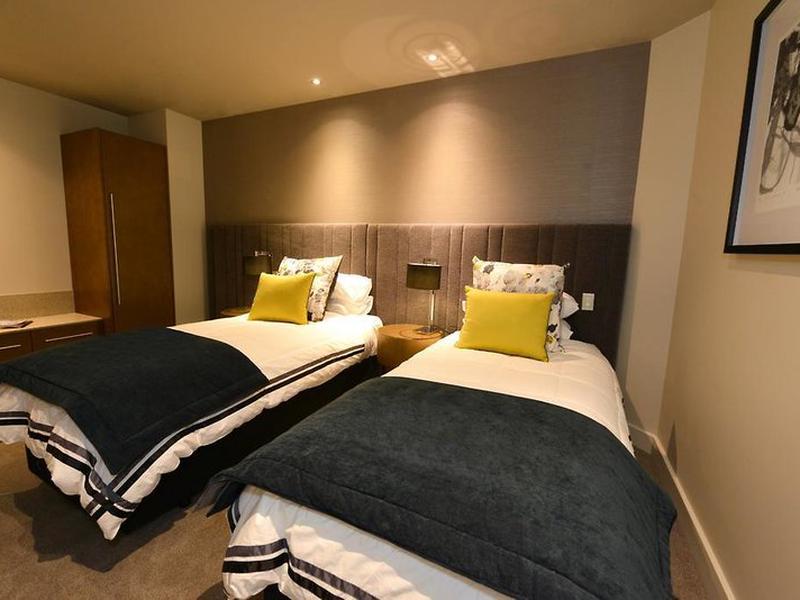 6F3C09F429D48F185D3B44CF62B83E99