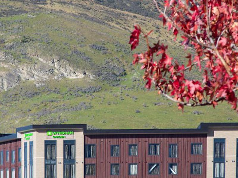 E4F20AFD8BD5DF5C58645351ECA52B11