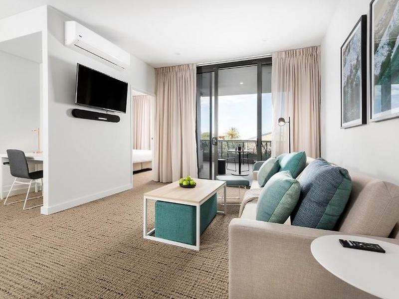 AAE18C3E24089C55DE813EF4FCA1D6FB