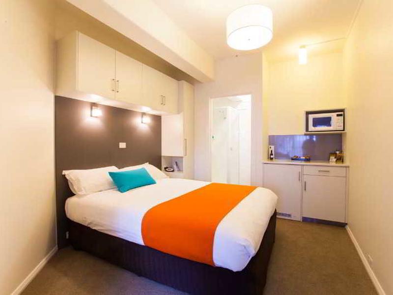 03F532DC7C9484714B31F4EB18055061