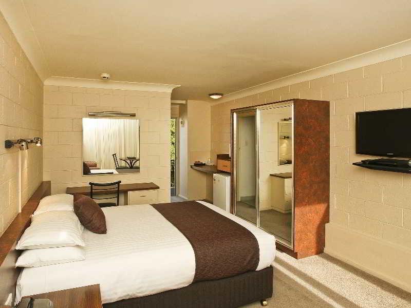 99EA4F60A5DA0DDFF75748E2062D6938