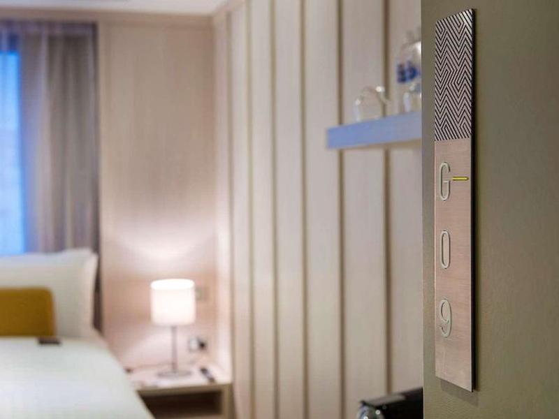 53B1CE353D40672D4F58F29618E6B26F