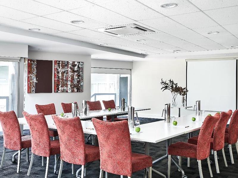 2300BAB545CA7C44BFF687B67F592C28